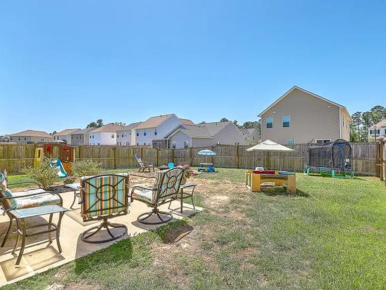115 Sequoia Ln — Photo 3