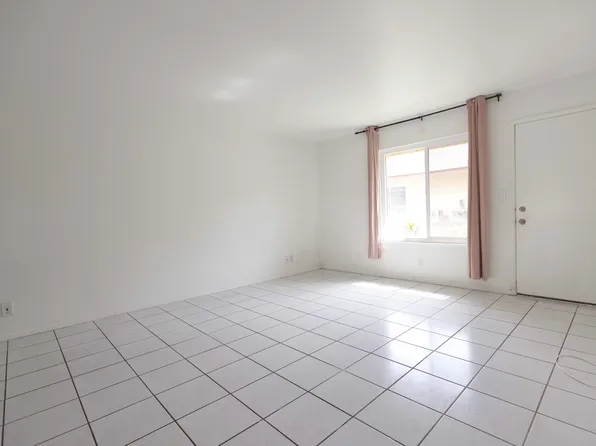 2500 S Salta St APT 30, Santa Ana, CA 92704