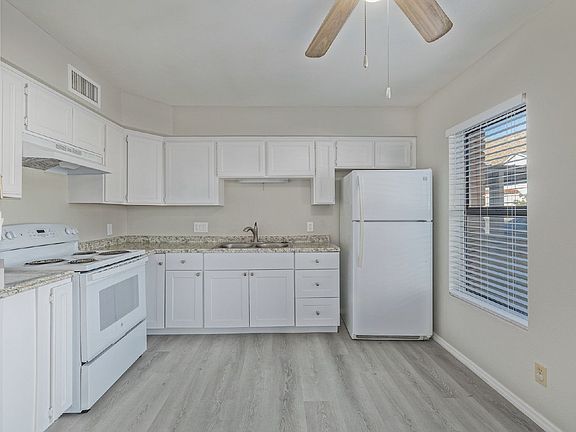 5th image of 11002 N 15th Ave APT 4