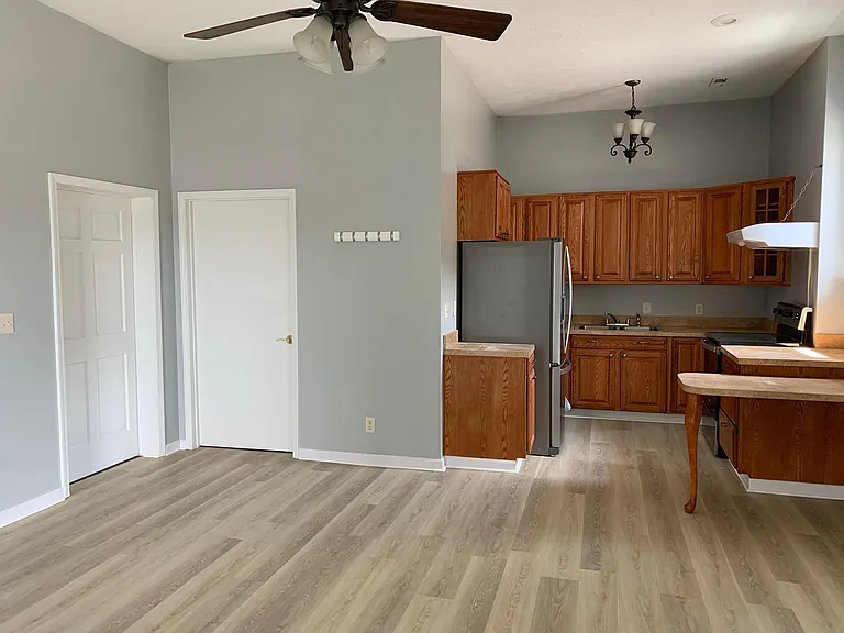 700 S Main St #202 — Photo 3