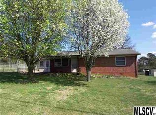 696 20th St NW, Hickory, NC 28601