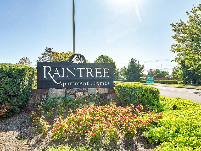 Raintree Apartments — Photo 30