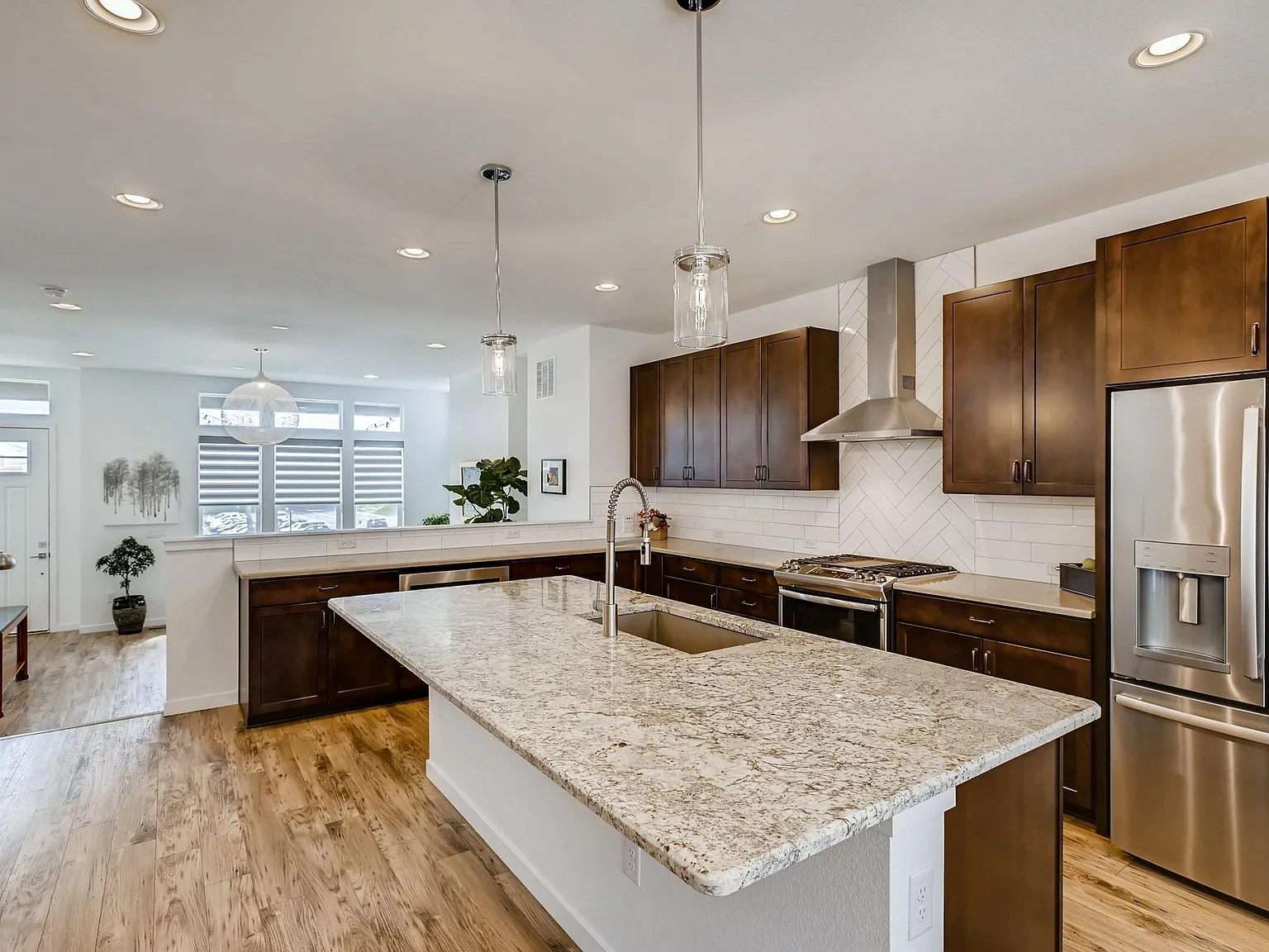 8884 Ramblestone St — Photo 2