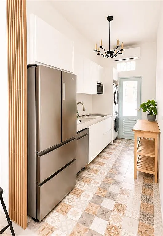 3 bed, 2.0 bath, $3,500 — Photo 2