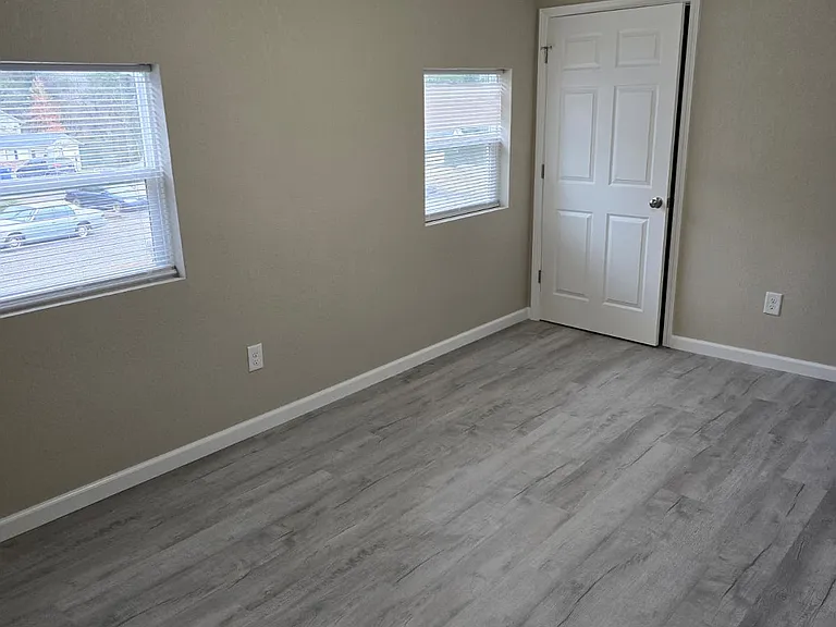 112 Tacoma Rd — Photo 5
