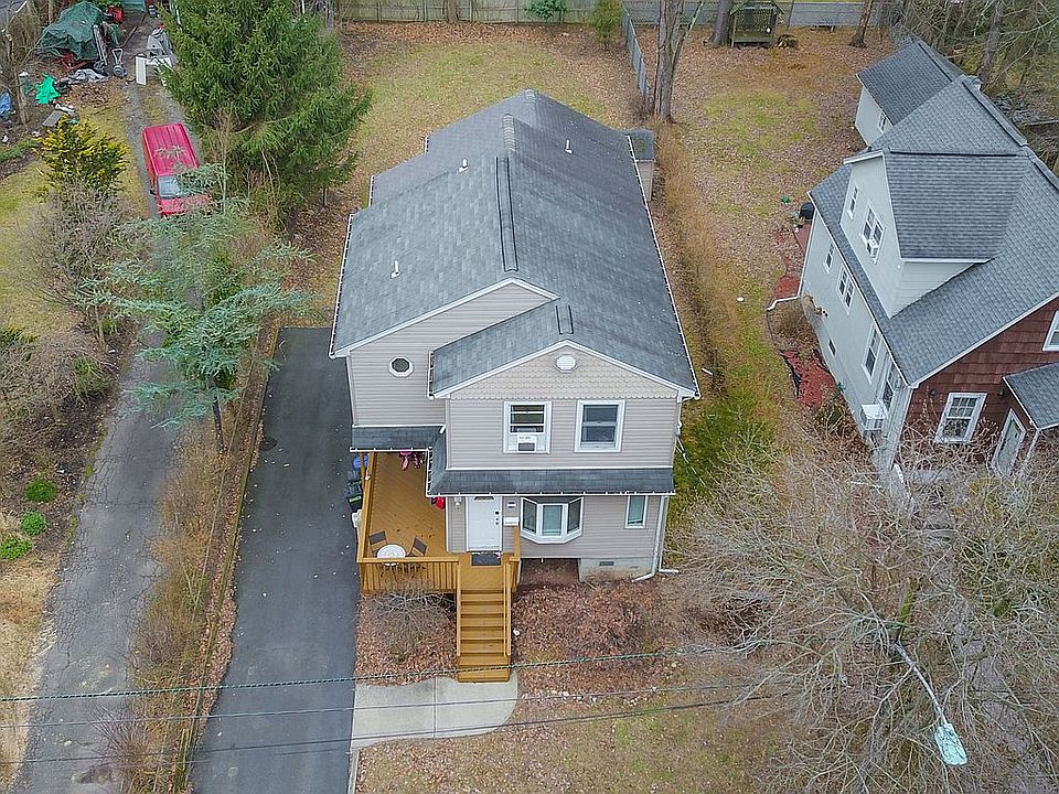 1st image of 3 Brookside Ave