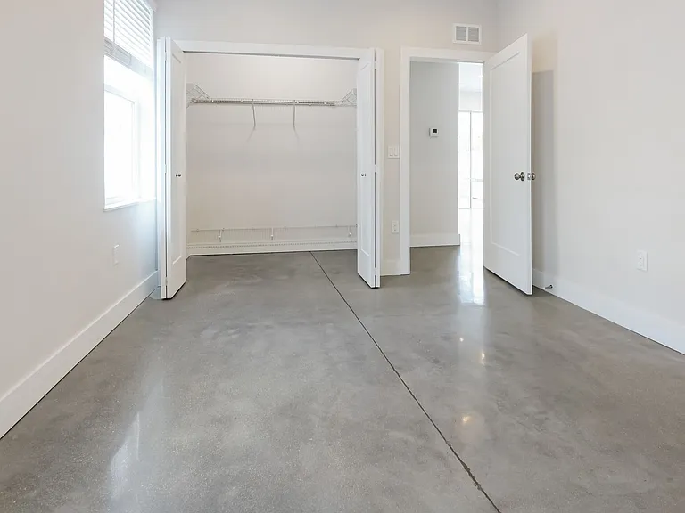2066 Roselawn St — Photo 7