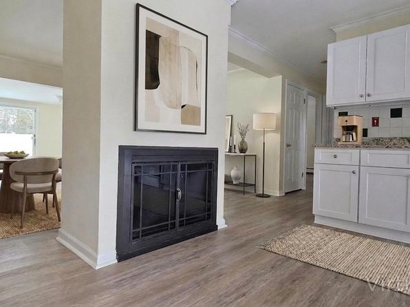 76 Greenbelt Ln