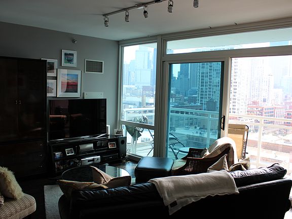4th image of 757 N Orleans St APT 1302