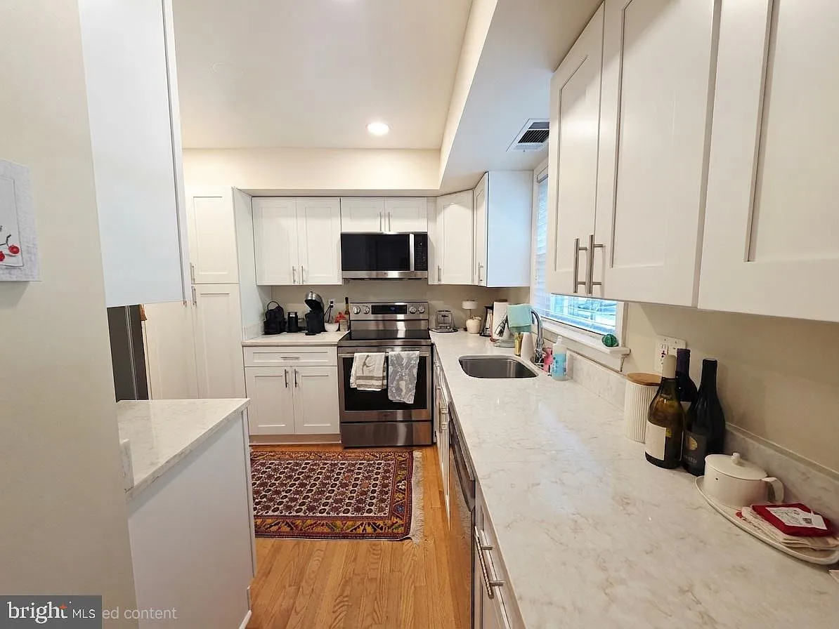 2 bed, 2.5 bath, 1280 sqft, $2,950 — Photo 4