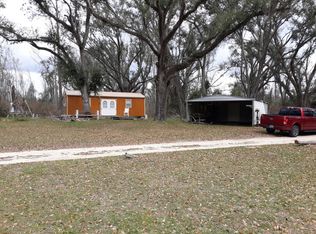 1786 Pfeiffer Ln, Grand Ridge, FL 32442