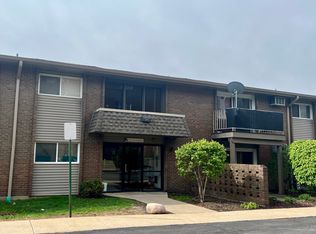 2301 Beau Monde Ter APT 203, Lisle, IL 60532