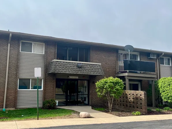 2301 Beau Monde Ter APT 203, Lisle, IL 60532