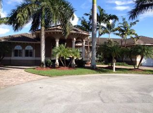 8825 Frontage Rd, Miami, FL 33173