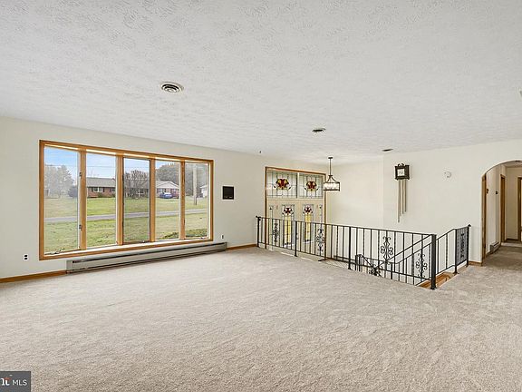 5th image of 1621 Liberty Grove Rd
