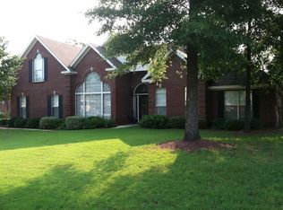 50 Live Oaks Dr, Millbrook, AL 36054