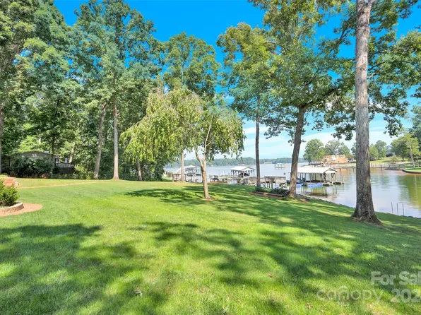 9167 Azalea Rd, Sherrills Ford, NC 28673