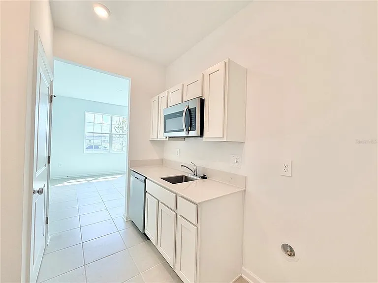 5157 Green Belt Dr #B — Photo 7