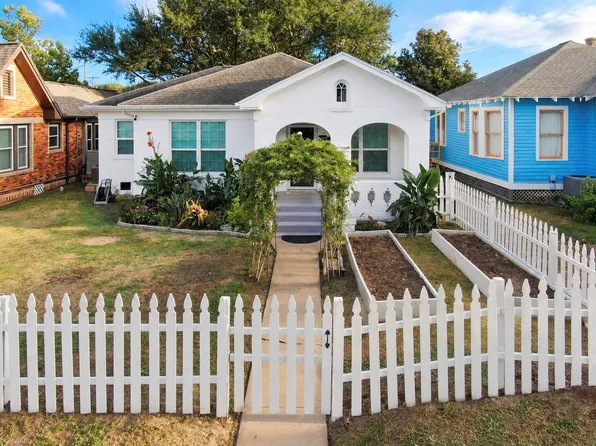 4705 Woodrow Ave, Galveston, TX 77551