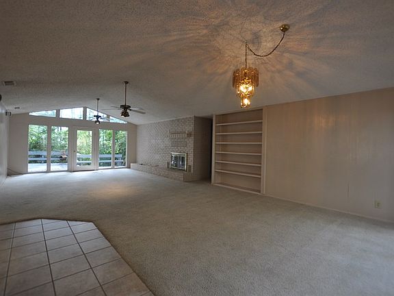 2nd image of 1509 Tanglewood Dr E