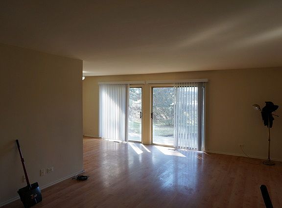 3rd image of 2325 Knollwood Ct Unit V1