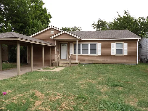 1607 NW Pollard Ave Photo 1