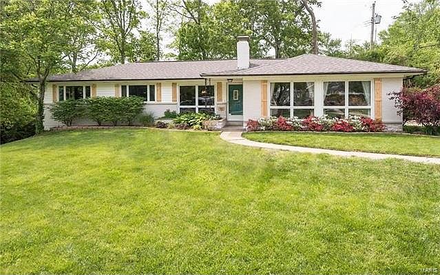 1st image of 10 Sona Ln