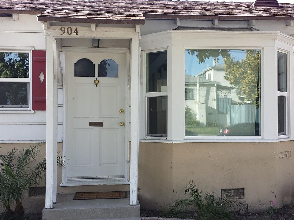 1st image of 904 W Oak St