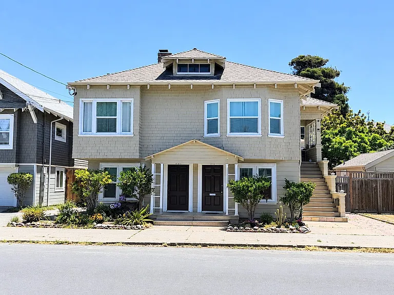 1012 Oak St #A — Photo 8