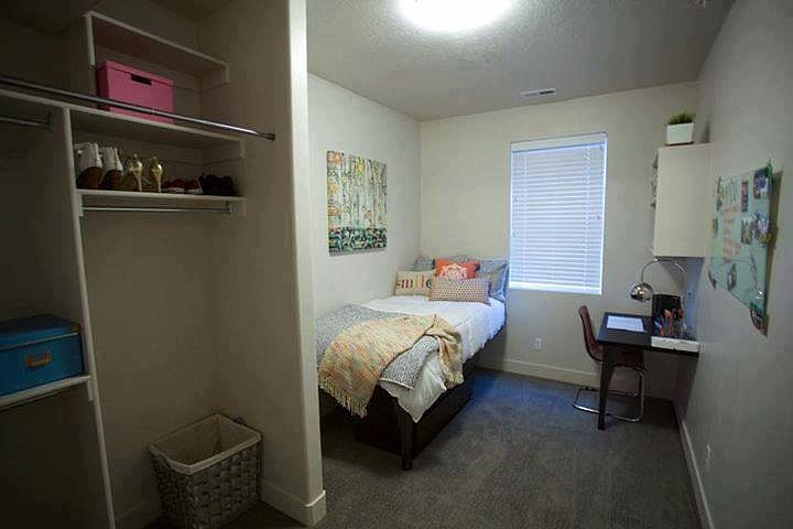 Private Bedroom (Beautiful View)