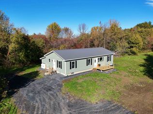 680 S End Rd, North Hero, VT 05474