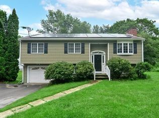 97 Wallace Rd, Sturbridge, MA 01566