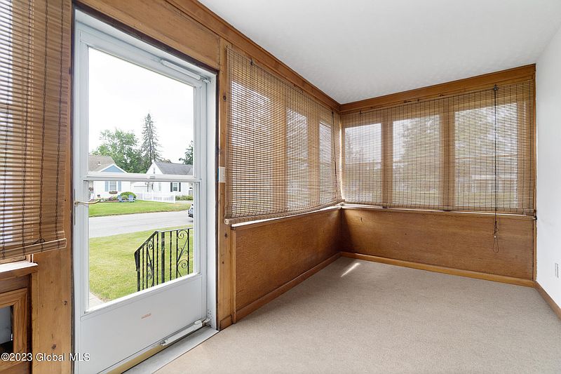 3rd image of 2121 Oaklawn Avenue