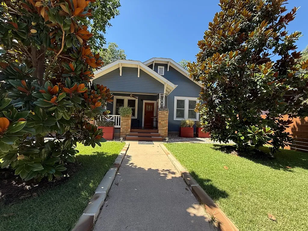3 bed, 1344 sqft, $3,850 — Photo 2