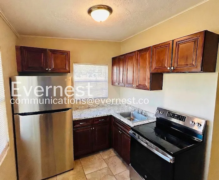 2925 N 46th St #B — Photo 9