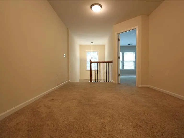2132 Greencrest Cir — Photo 15