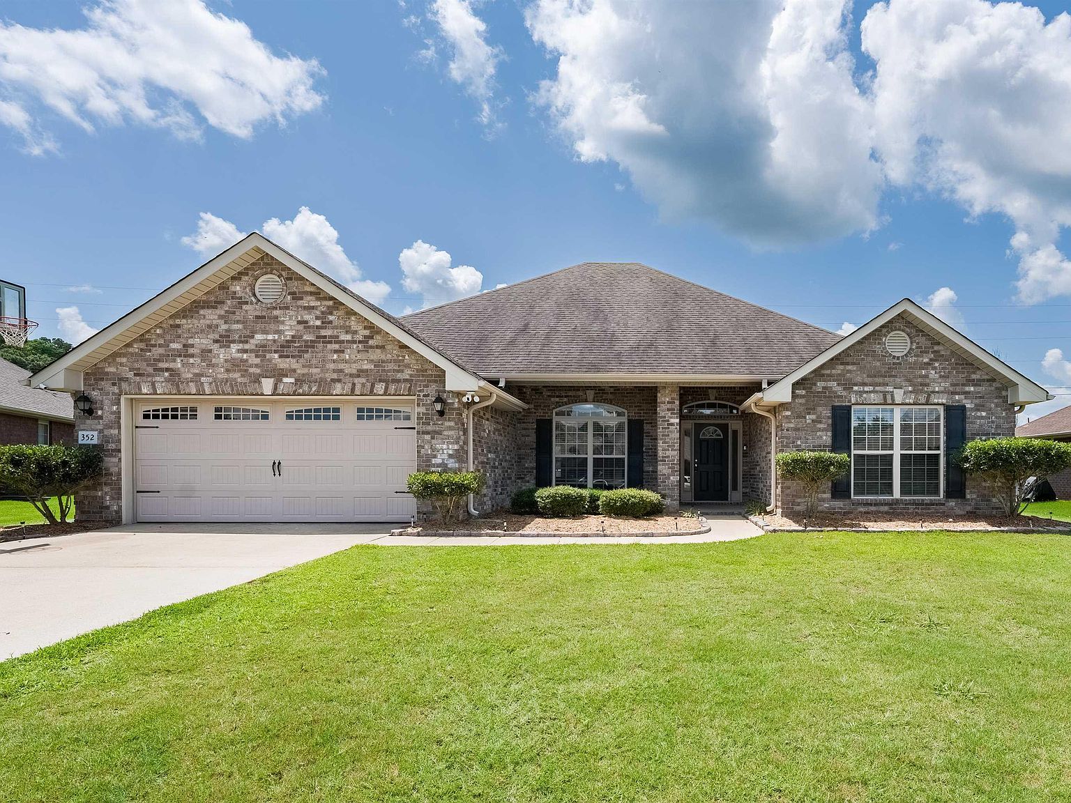 352 Tanglewood Cir, Alabaster, AL 35007 Zillow
