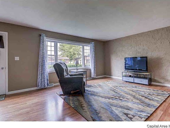 2nd image of 1229 Pine Ln