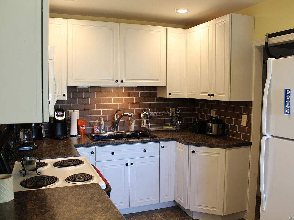 1st image of 305 N 2nd Ave