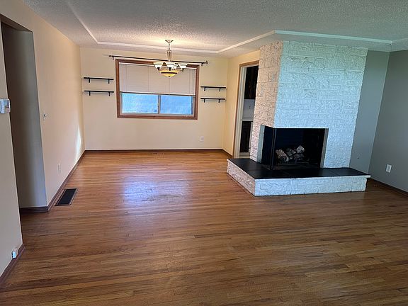 4th image of 12108 SE Carlton St #A