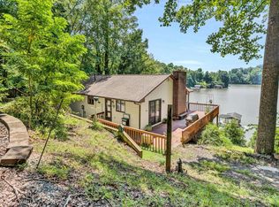 310 Sleepy Hollow Dr, Wirtz, VA 24184