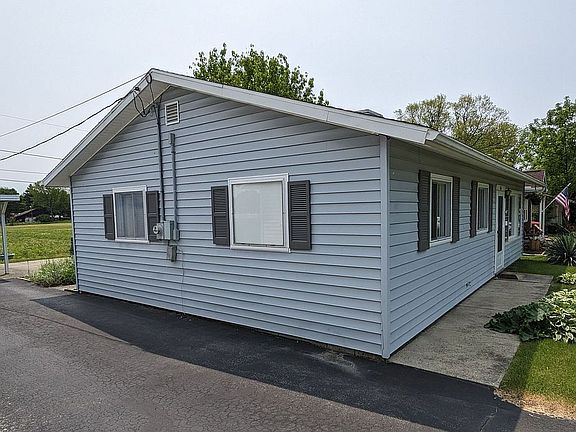 4th image of 169 Longfellow Dr