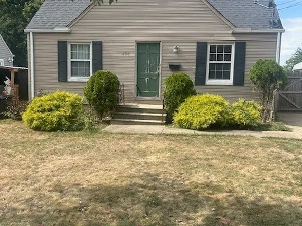 1696 Oakwood Ave, Akron, OH 44301