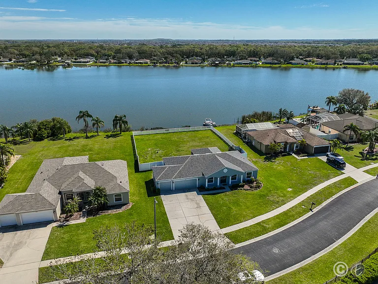 6447 Clair Shore Dr — Photo 37