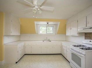 37 Somerset Ave FLOOR 3, Taunton, MA 02780