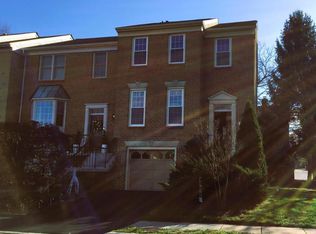 12323 Fox Lake Ct, Fairfax, VA 22033