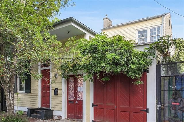 1st image of 825 Frenchmen St