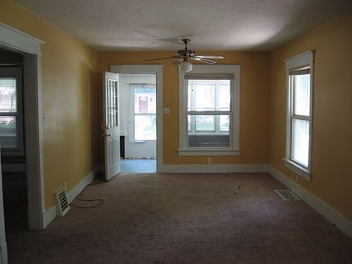 2nd image of 1625 Florence St