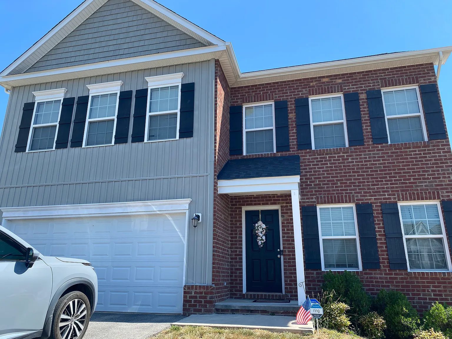 2049 Lawson Ln — Photo 2