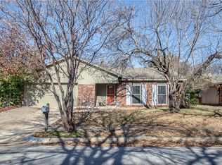 7725 Acapulco Rd, Fort Worth, TX 76112
